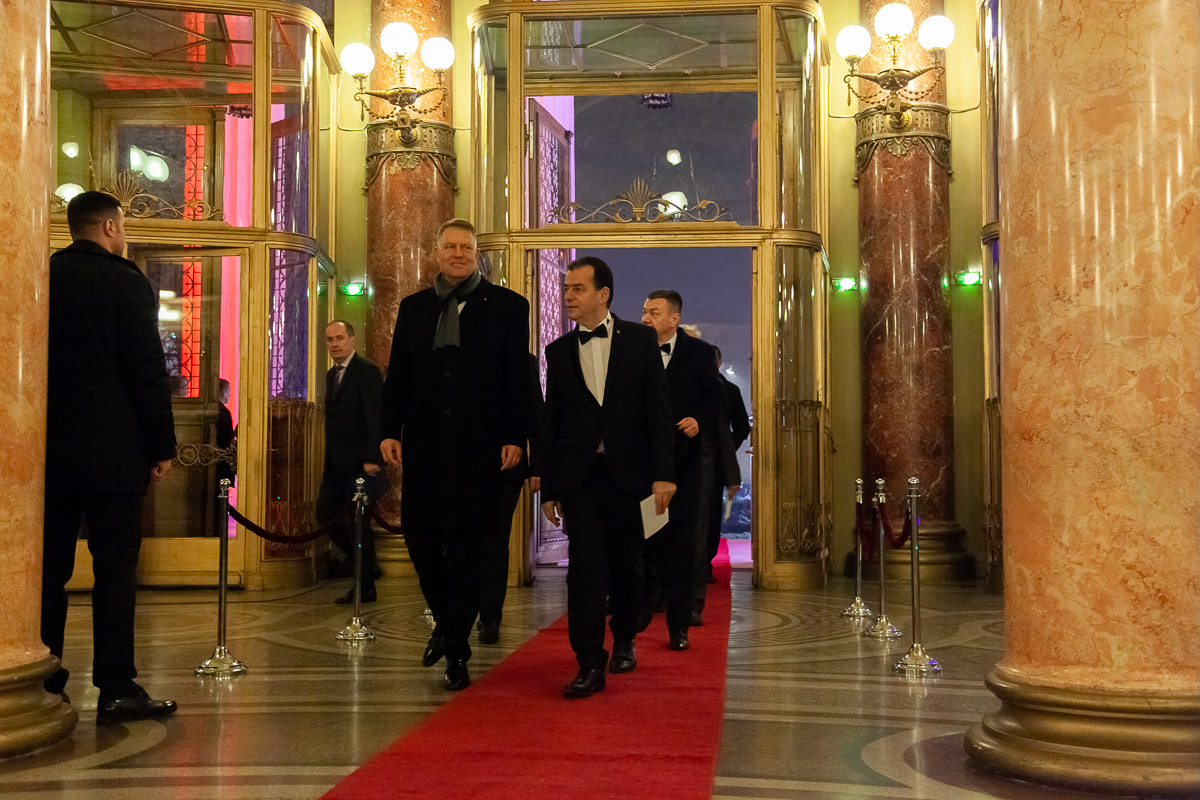 Protocol de Stat Sosire Oficială Covorul Roșu Foaierul Ateneului Român Președintele Klaus Iohannis Premierul României și Ministrul Culturii Fotograf Cezar Tabac