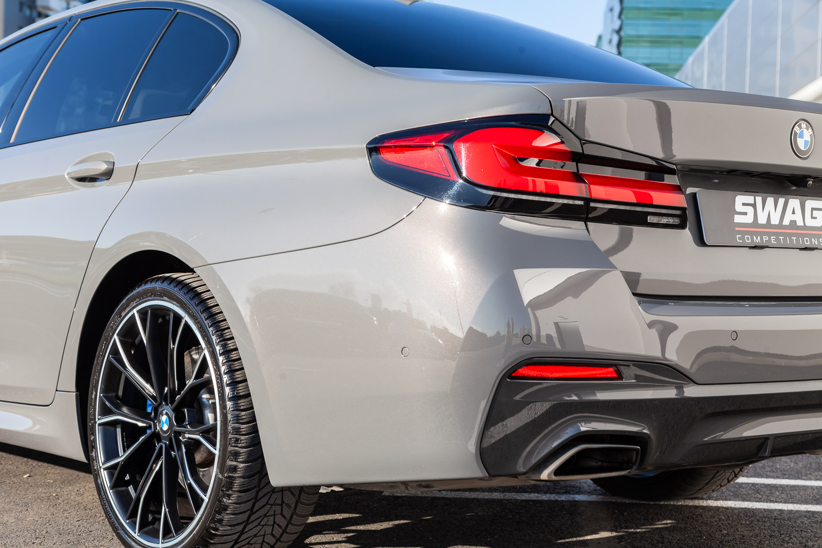 Fotografii Profesionale Anunț Vânzare Auto Detalii Stopuri 3D LED LCI și Difuzor Sport BMW Seria 5 Cezar Tabac