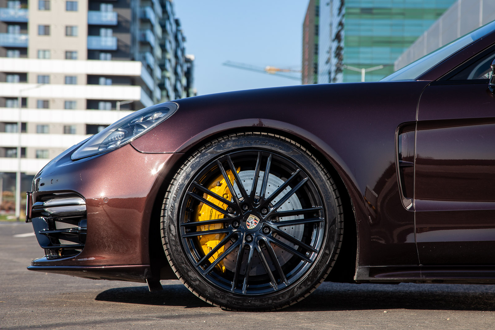 Fotograf Comercial Auto Detalii Tehnice Jante Aliaj Frâne Ceramice PCCB Porsche Panamera Turbo Cezar Tabac