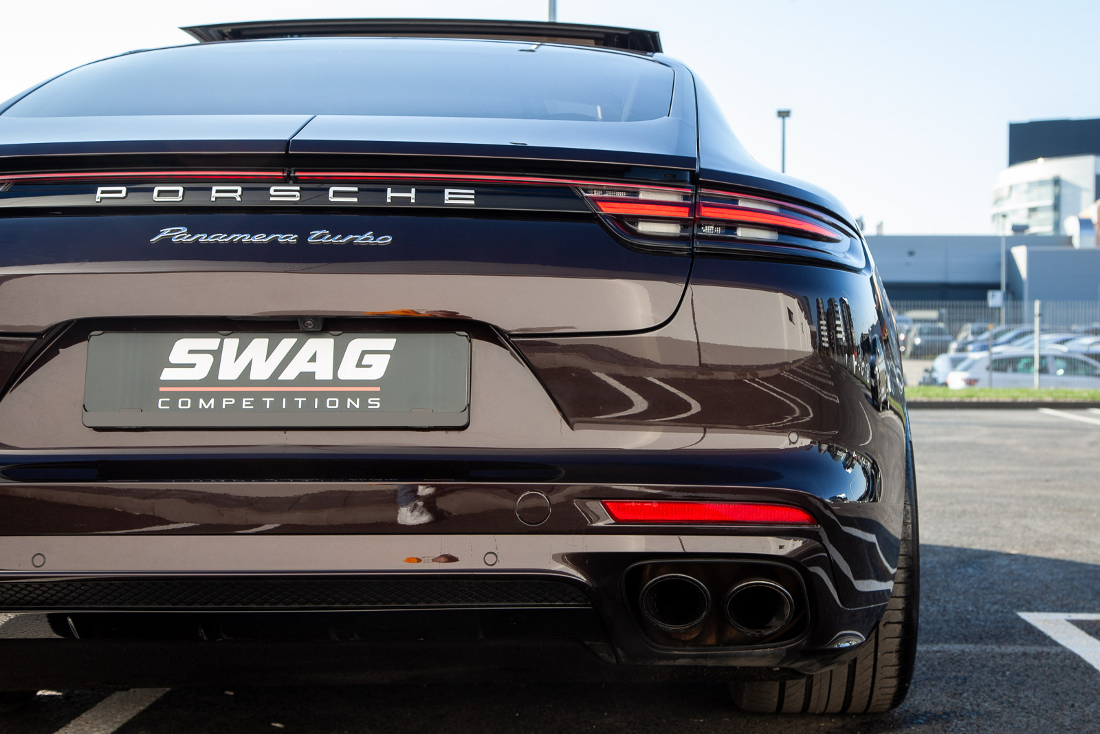 Fotografii Profesionale Mașini de Vânzare Vedere Spate Evacuare Dublă Sport și Bandă LED Panamera Turbo Cezar Tabac