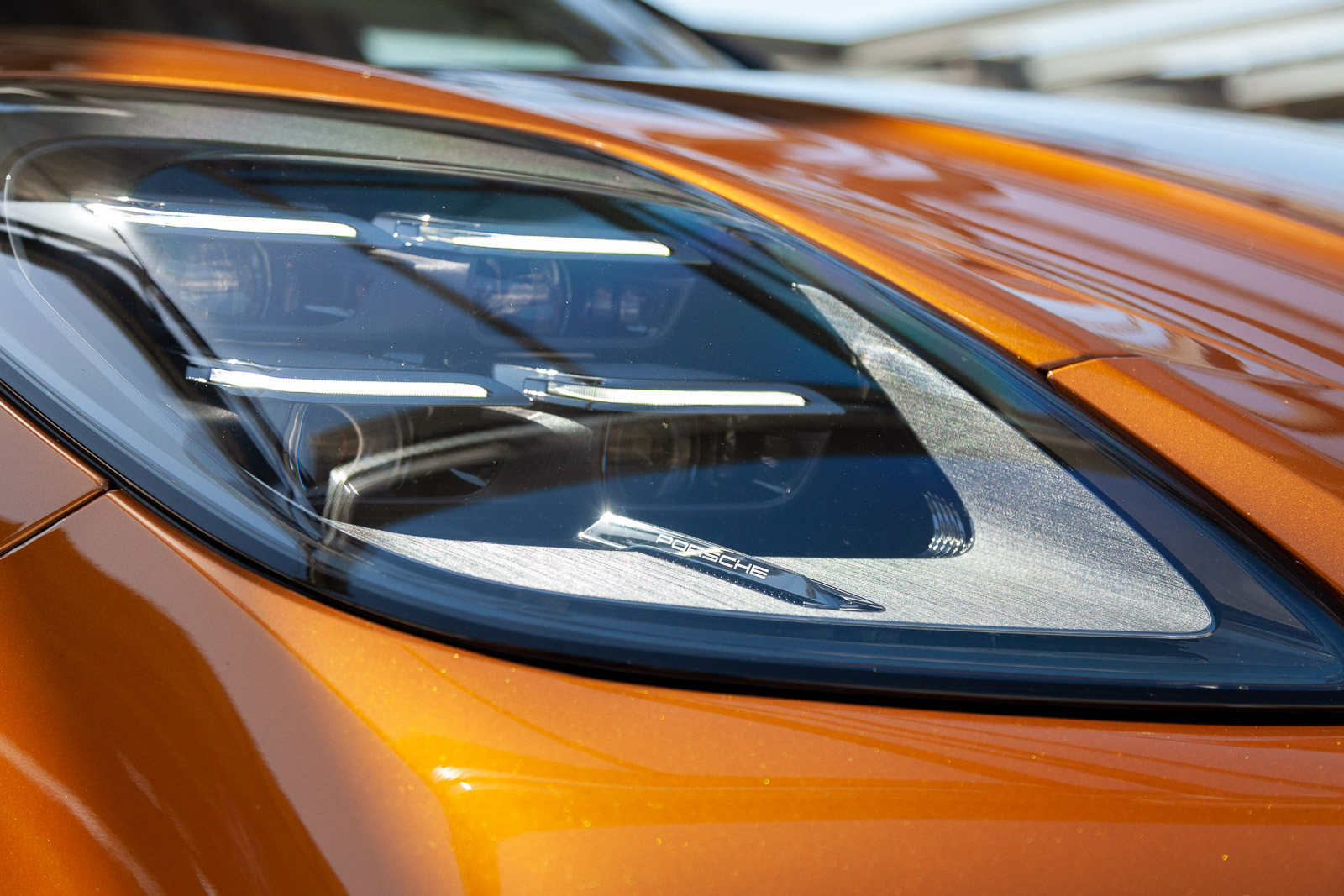 Fotografie Detalii Auto Vânzare Faruri Porsche LED Matrix și Reflexii Vopsea Papaya Metallic Cezar Tabac