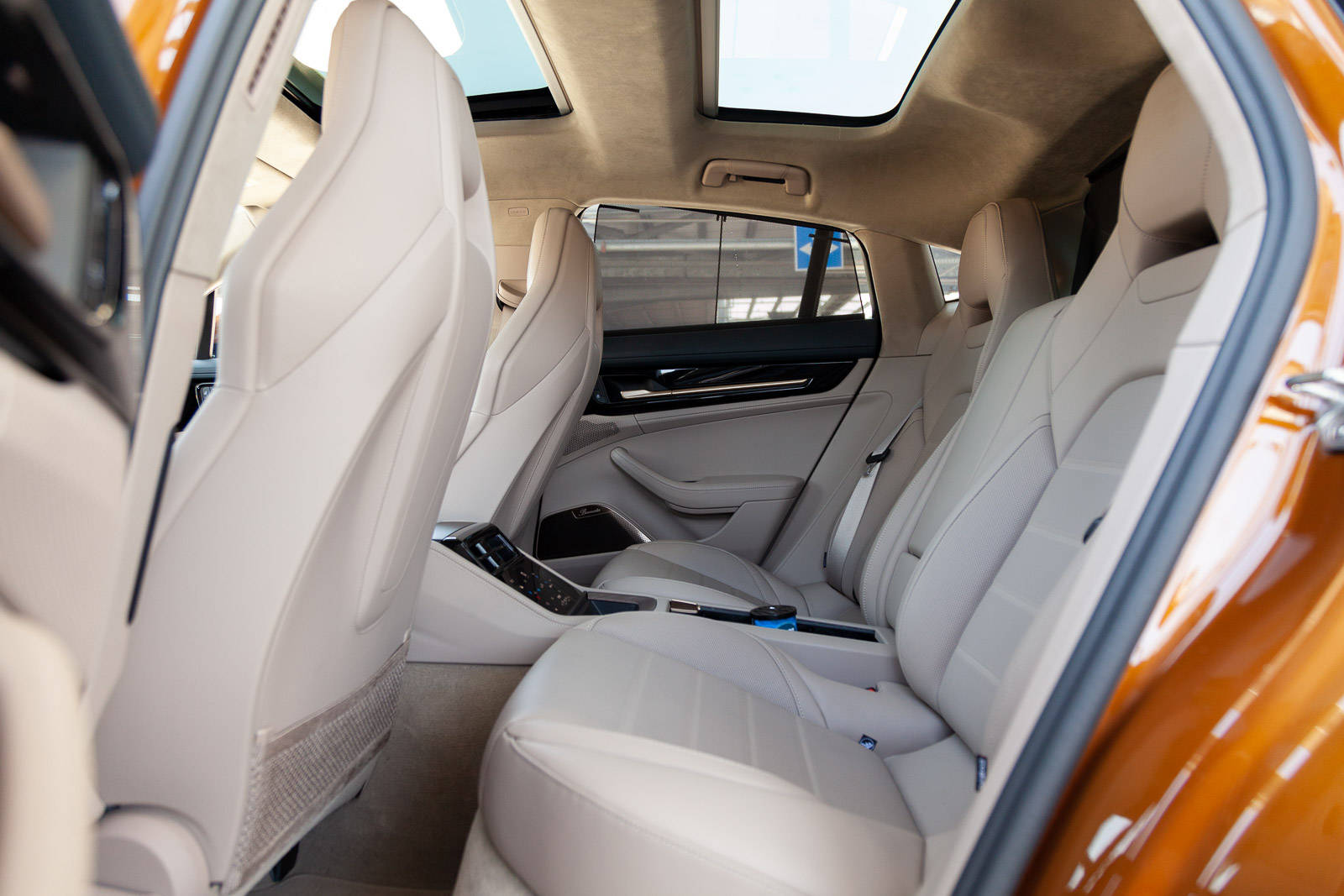 Fotografie Interior Auto Vânzare Banchetă Spate Individuală Plafon Panoramic Sistem Audio Burmester Porsche Panamera Cezar Tabac