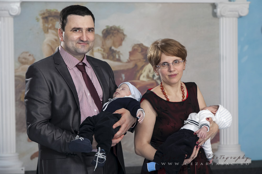 Botez Gemeni Luca Mihai & Vlad Gabriel — Dublă Bucurie în Familie - Cadrul 49 fotograf botez Cezar Tabac Bucuresti