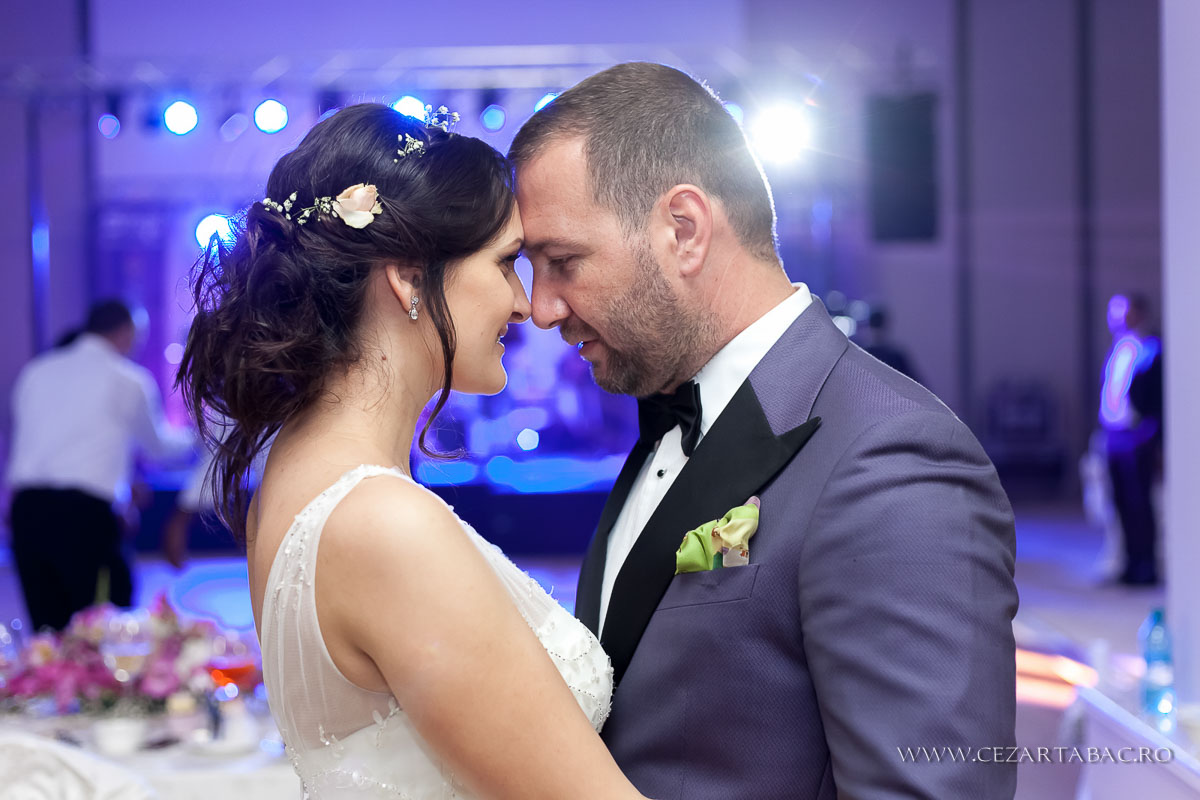 Nuntă Plină de Emoție Cristi & Ana — De la Pregătiri la Petrecere - Cadrul 33 fotograf Cezar Tabac București