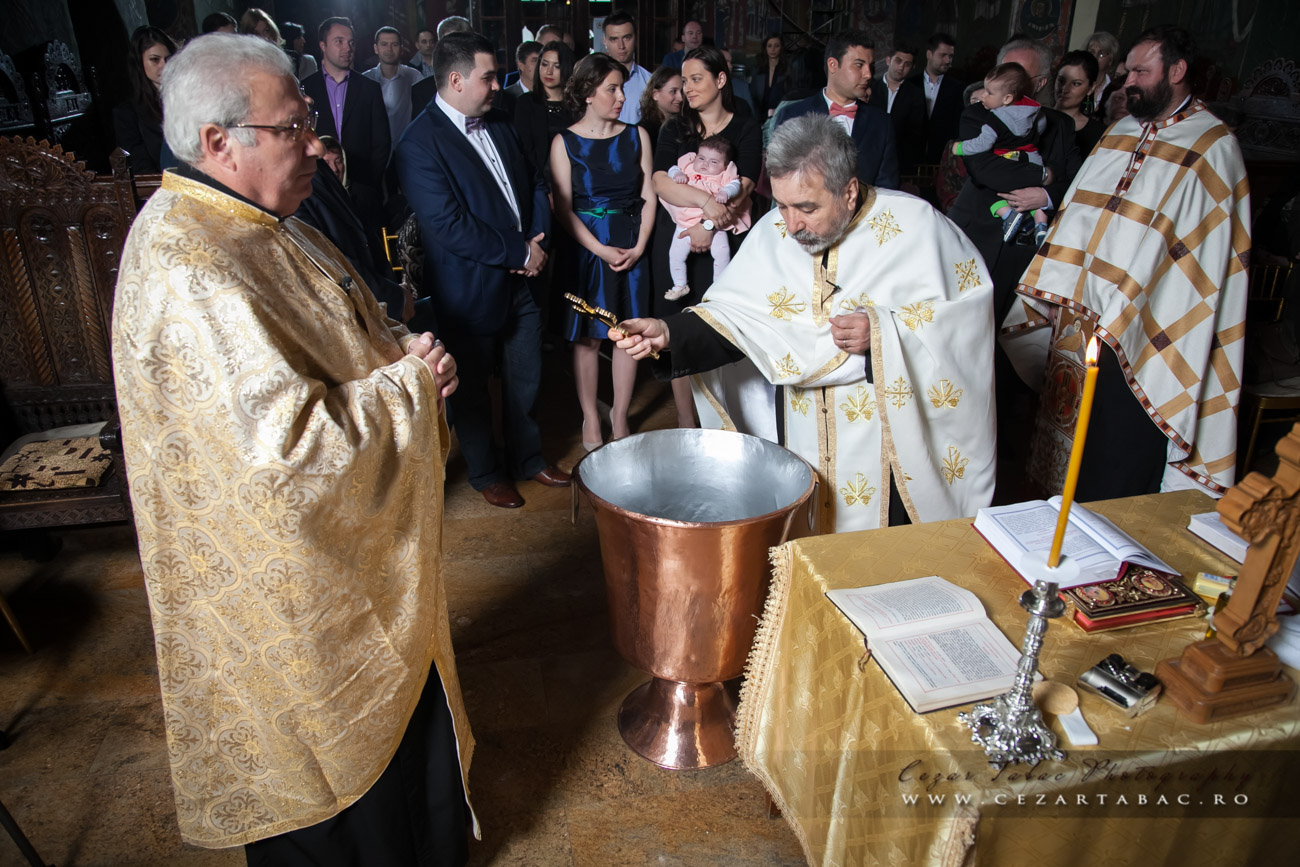 Ceremonie botez cristelniță București